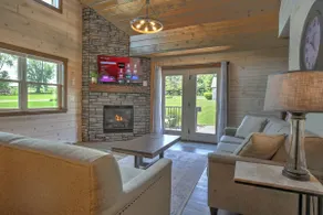 Cozy 2 Bed/Bath Cottage With Private Hot Tub - Image 5