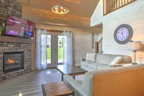 Cozy 2 Bed/Bath Cottage With Private Hot Tub - Image 2