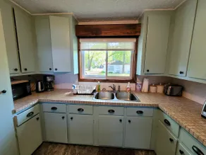 Waterfront Beach Cottage in Constance Bay Ottawa - Image 5