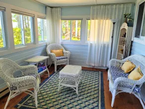 Waterfront Beach Cottage in Constance Bay Ottawa - Image 3