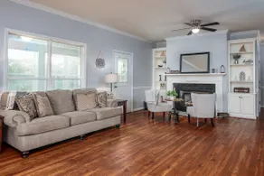 Spacious Riverview Farmhouse & Fishermen's Retreat - Image 3