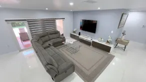 ★ Modern 4/3 Miami House | 10 Min from the Beach ★ - Image 2