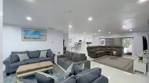 ★ Modern 4/3 Miami House | 10 Min from the Beach ★ - Image 4