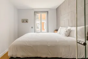 Elegant Paris Apt: Quiet, Queen Bed, Fast Wifi - Image 5