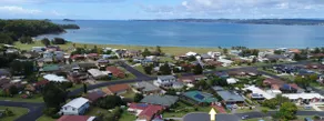 Large Family Home at Secluded Maloney's Beach - Image 2