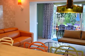 Embassy Corner Apartment with a terrace - Image 2