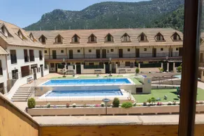 Aguilar accommodation, with electric vehicle charger - Image 3