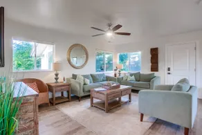 Coastal Retreat • 8BR/7BA Steps to Moonlight Beach - Image 4