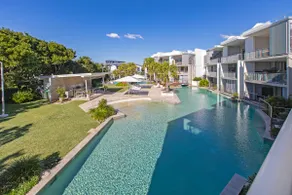 Beach Bliss - 3 Bedroom Apartment - Image 2