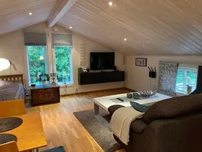 Cozy guest house with hot tub in coastal area - Image 5