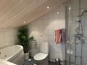 Cozy guest house with hot tub in coastal area - Image 2