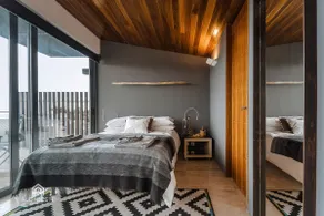 Quaint & Chic Seaside Villa - Image 3