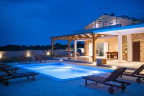 Villa Iva. Stunning house with heated pool! - Image 5