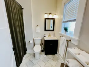 Charming Historic Downtown Delaware Apt 2B/1B - Image 5
