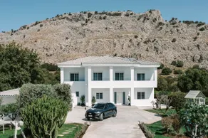 M Mansion - Image 3