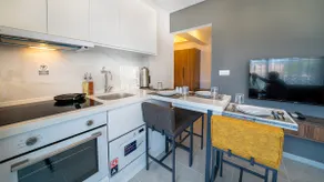 Midpoint Suites - Studio Suite 208 - Image 3