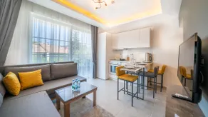 Midpoint Suites - Studio Suite 208 - Image 2