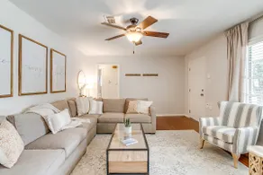 Entire 4BR Home Next to Fort Worth River District - Image 5