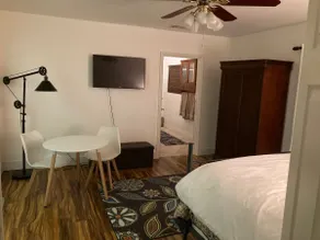 LOCATION! Private> Entry, Bedroom, Bath & Patio - Image 5