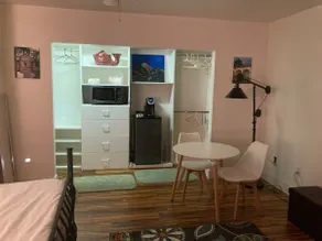 LOCATION! Private> Entry, Bedroom, Bath & Patio - Image 3