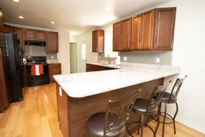 Cheerful and Clean -3 Bedroom Maumee home - Image 4