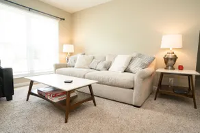 Cheerful and Clean -3 Bedroom Maumee home - Image 3