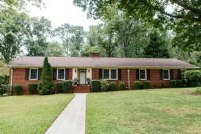 Classic & quiet retreat with a splash of glam - Image 3