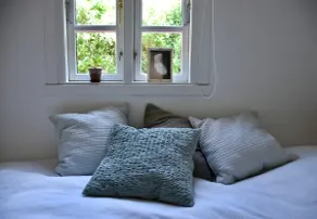 Cozy cottage with large garden close to the fjord - Image 3