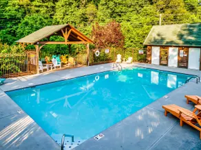 Stunning 2/2,Hot Tub, Sauna, Cold Plunge, Pool - Image 3