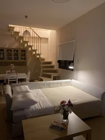 Rebekka's HOUSE - Image 5