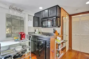 Tiny Carriage House for Two by Taylor Square - Image 3