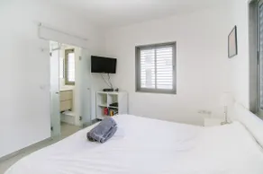 Private parking ! Central Cozy and Modern - Image 4