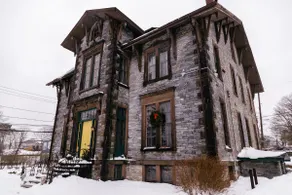 Clifden Manor beautifully restored historic home - Image 4