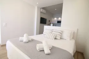 Lakones Deluxe Suites - Image 4