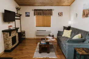 Cottage with full kitchen and patio BBQ grill - Image 3