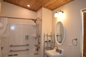 Cottage with full kitchen and patio BBQ grill - Image 5