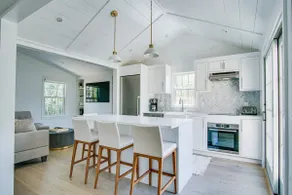 Brand new upscale cottage-great location - Image 3