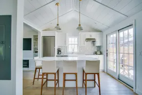 Brand new upscale cottage-great location - Image 2