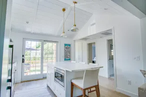Brand new upscale cottage-great location - Image 4