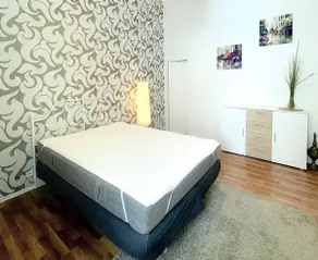 Gallys Apartments - Image 2