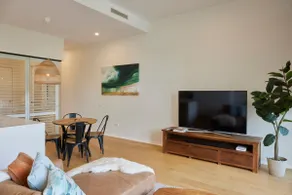 Kingston Waterfront Retreat - Image 2