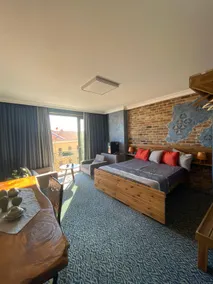 Stylish suite w/ sea view in the heart of the city - Image 5