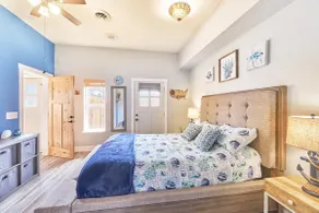 Gone Coastal • Spacious • 2 Kitchens • Downtown - Image 5