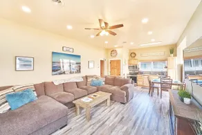 Gone Coastal • Spacious • 2 Kitchens • Downtown - Image 3