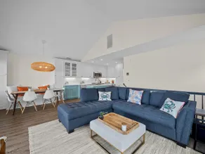 Beach Front home with hot tub, Linens Provided - Image 3