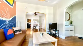 5BR Elmwood Home •Sleeps 16 • 2 Kitchens • Parking - Image 5
