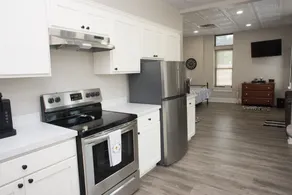 Luxury Studio over Jackson St(Courthouse Studio) - Image 3