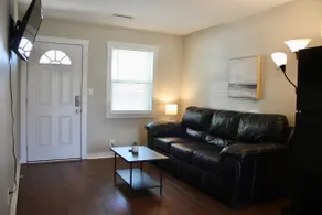 Furnished 1 Bedroom Apartment Near Redstone - Image 2