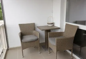 Perfect Summer Vacation Rental - One-Bedroom Flat - Image 5