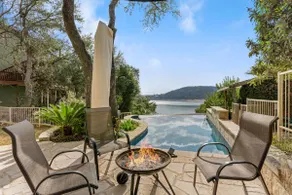 Medina Lake Villa - Large Family Rural Retreat, Pool & Multiple Decks with Views - Image 2